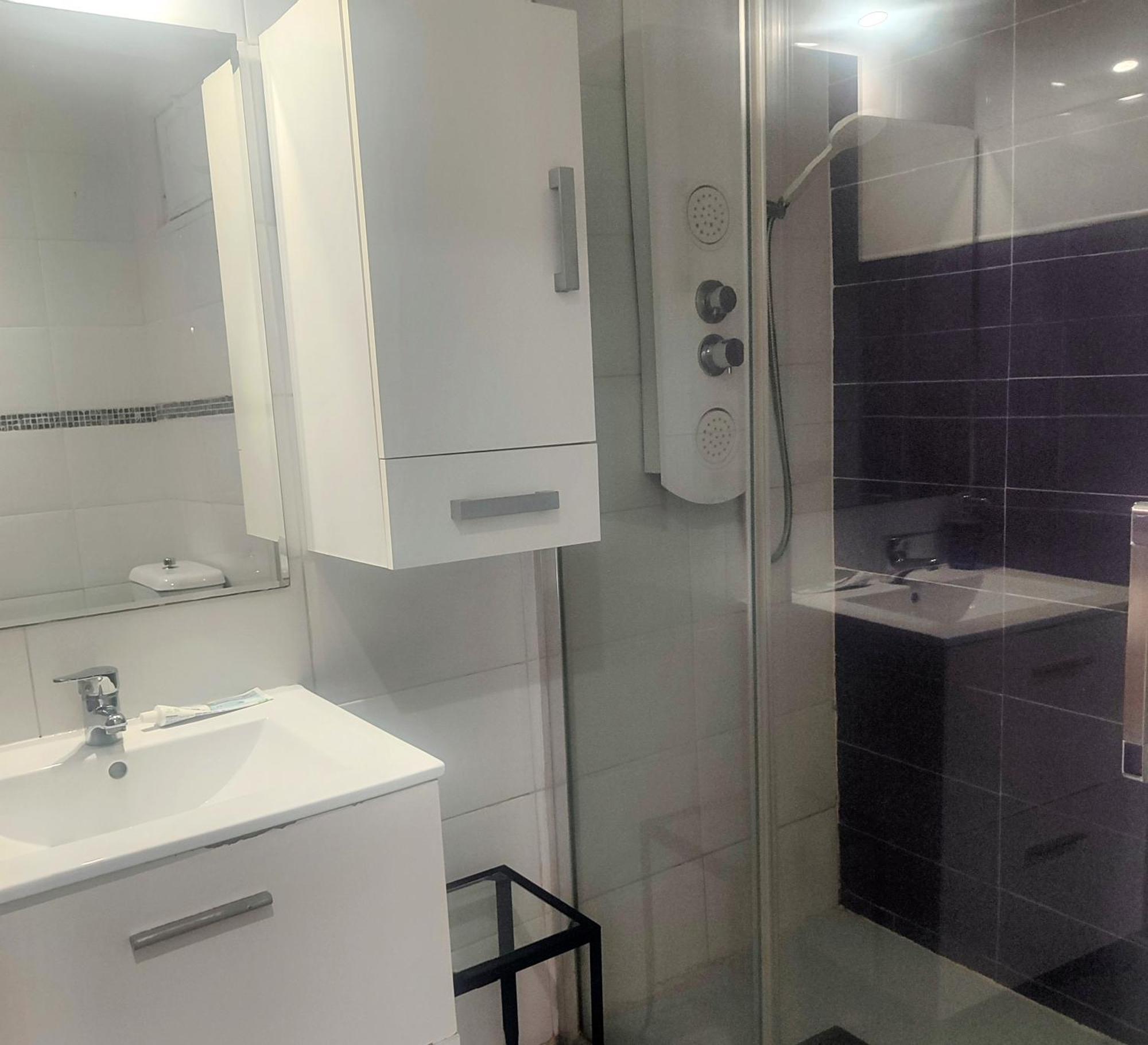 Avenue Rooms Valenza Esterno foto